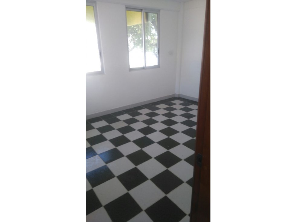 RENTA - Edificio para Escuela, Hospital, Consultor - 3