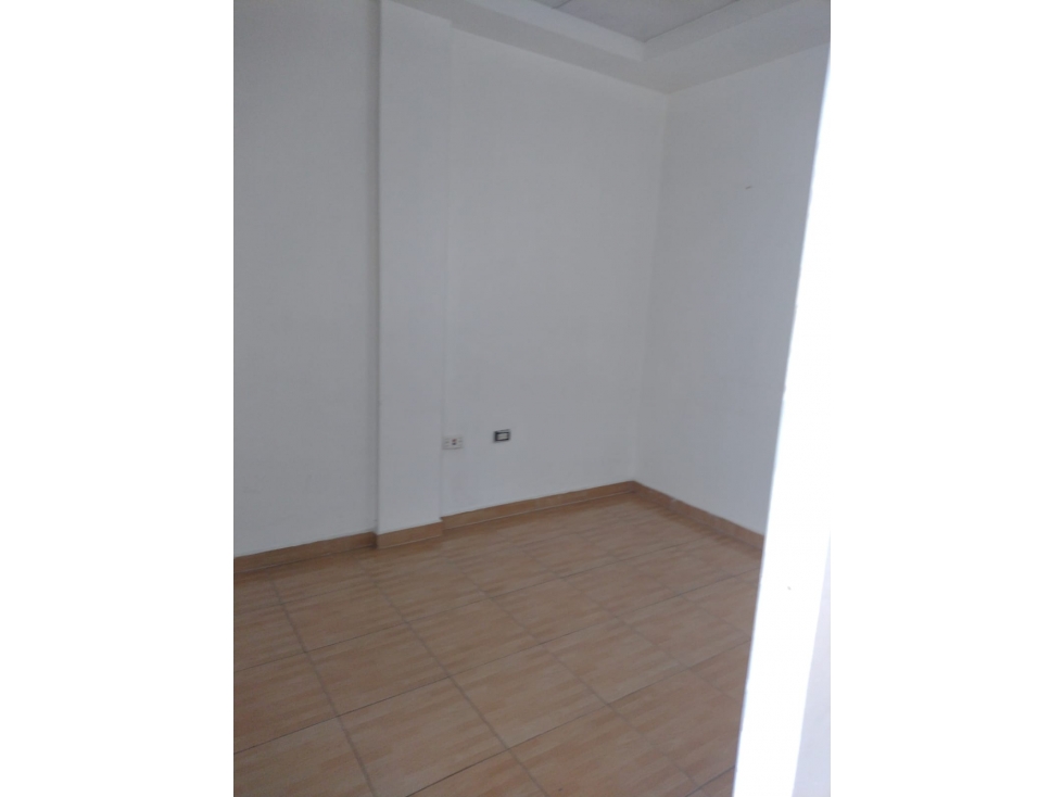 RENTA Local 16 Plaza Terranova - 5