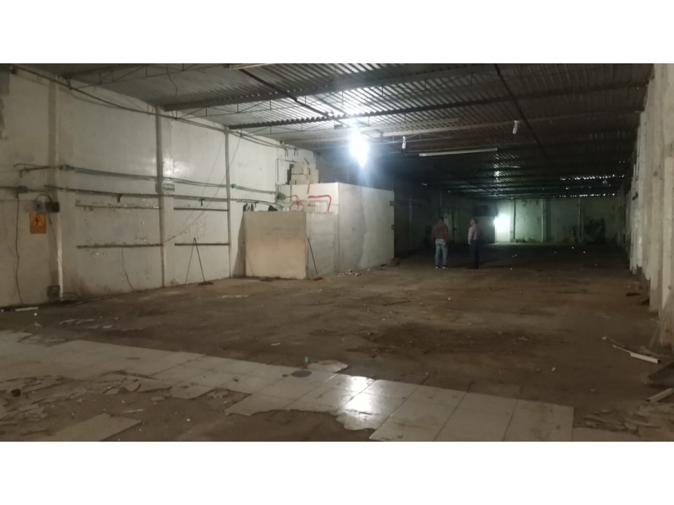 Se RENTA local Macuspana - Refaccionaria sobre calle - 2