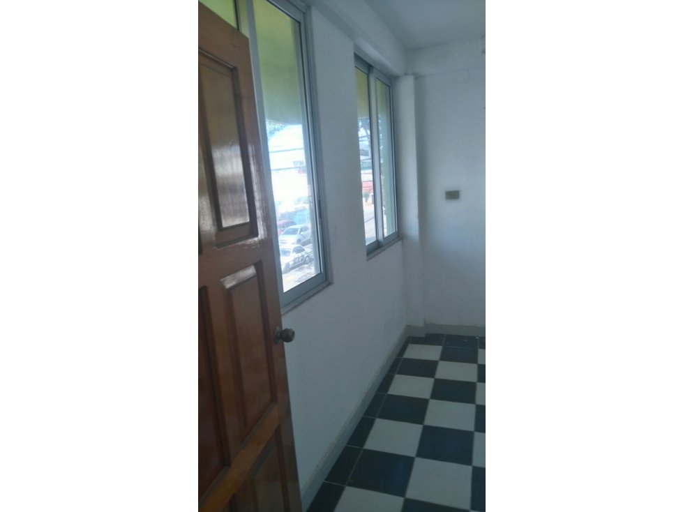 RENTA - Edificio para Escuela, Hospital, Consultor - 6