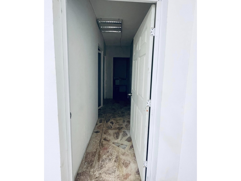 RENTA - Consultorio, Local Comercial - 5