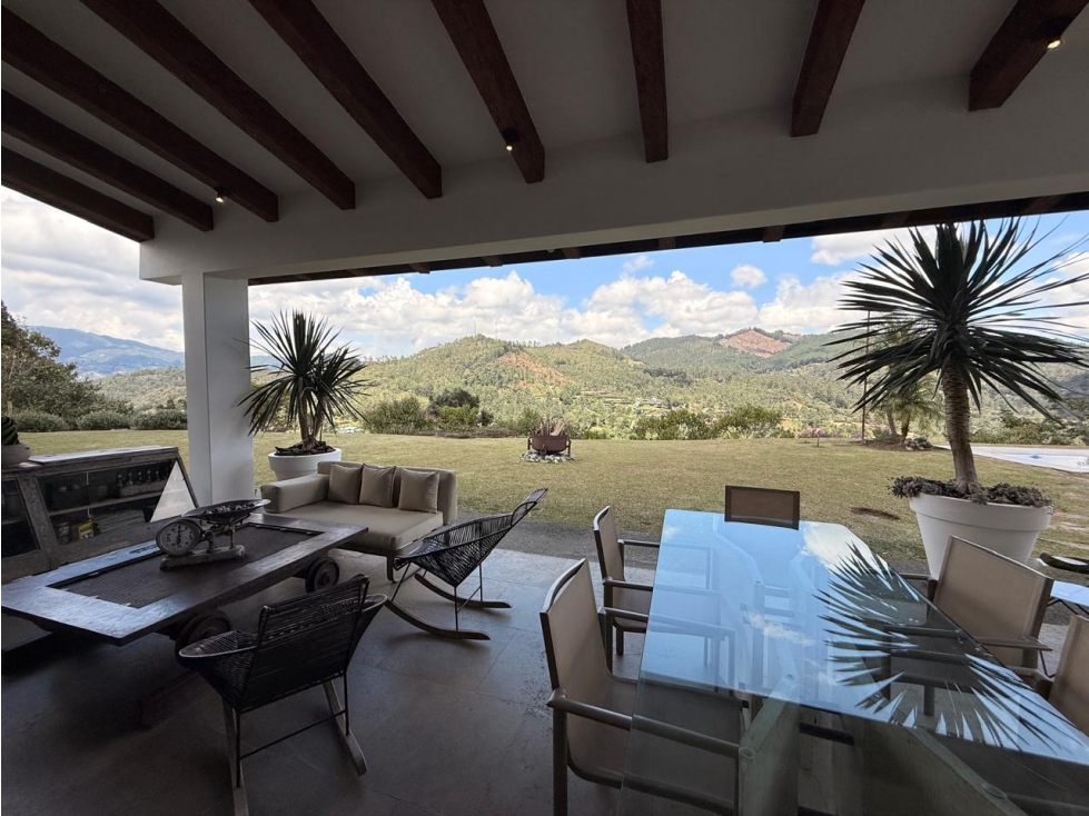 Casa de Lujo en El Tablazo 850 m² de Elegancia, Spa y Piscina Privada — foto 3