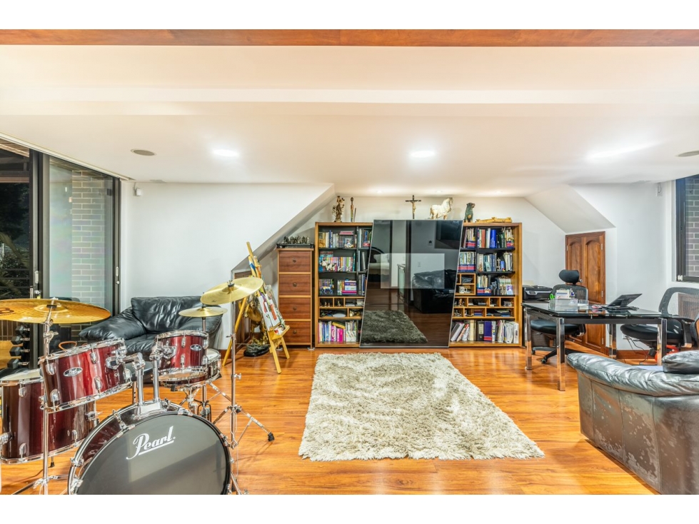 LUJOSA CASA PARTE ALTA DE EL TESORO — foto 5