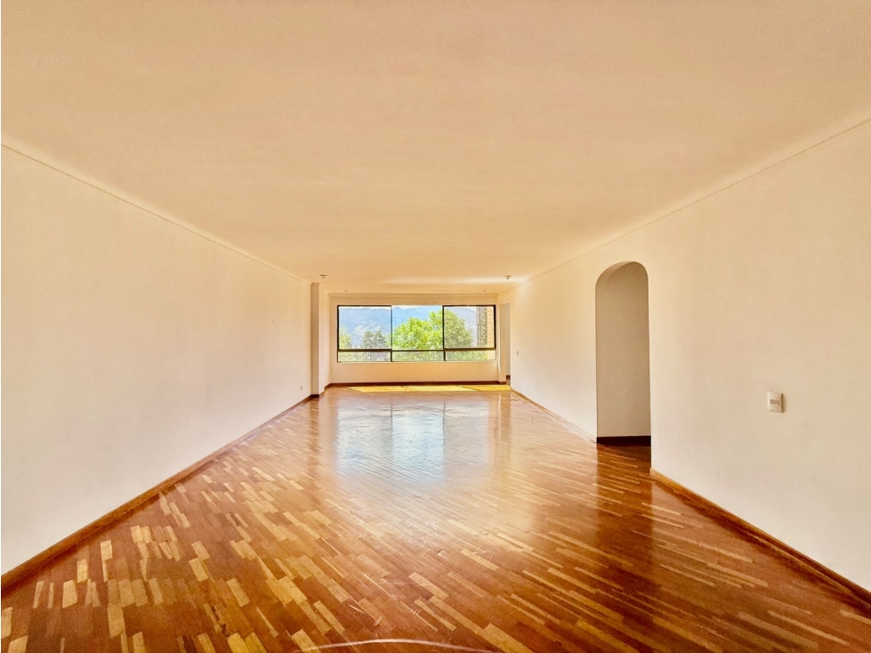 VENDO APARTAMENTO EN LOMA DE EL TESORO - IDEAL PARA REMODELAR