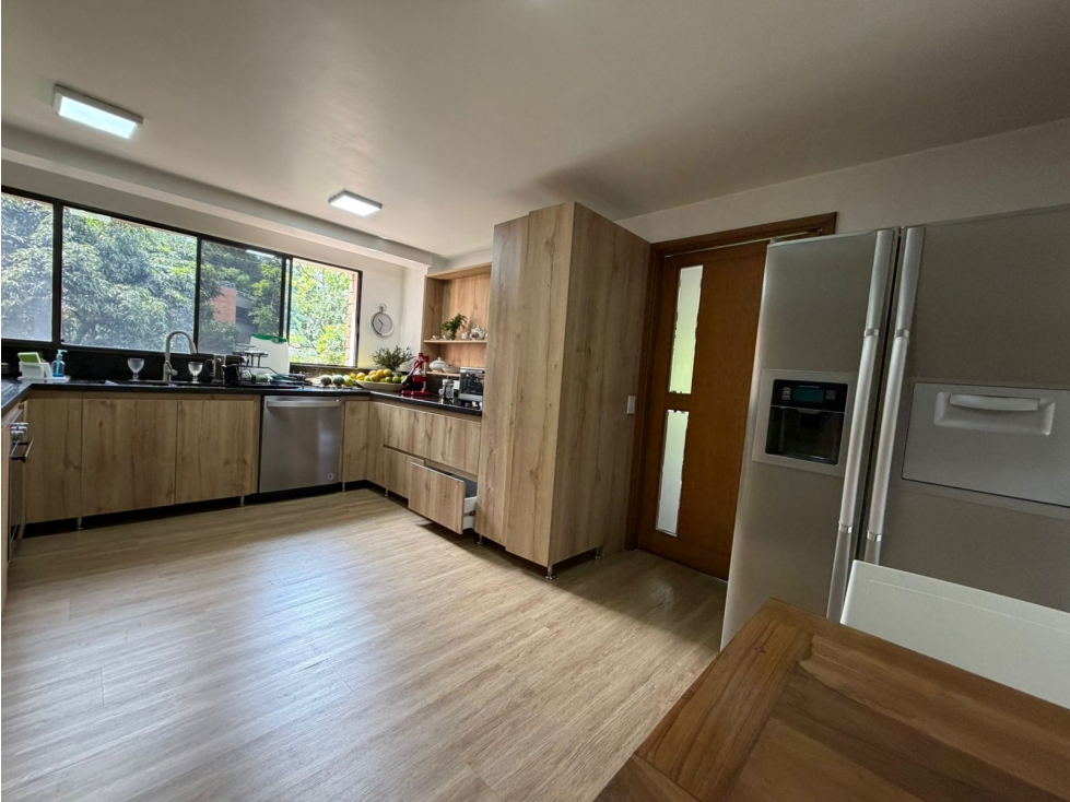 VENTA DE APARTAMENTO EN CASTROPOL - POBLADO CERCA A PALMAS