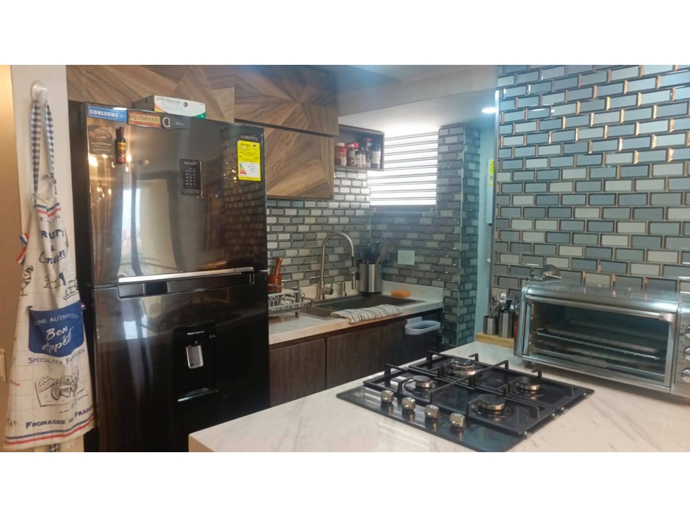 VENTA HERMOSO APARTAESTUDIO DE LUJO AMOBLADO LA CANDELARIA- MEDELLÍN — foto 2