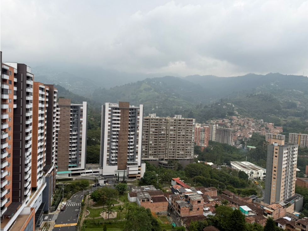 VENTA DE APARTAMENTO EN LOMA DE LAS BRUJAS- VISTA A CIUDAD — foto 3