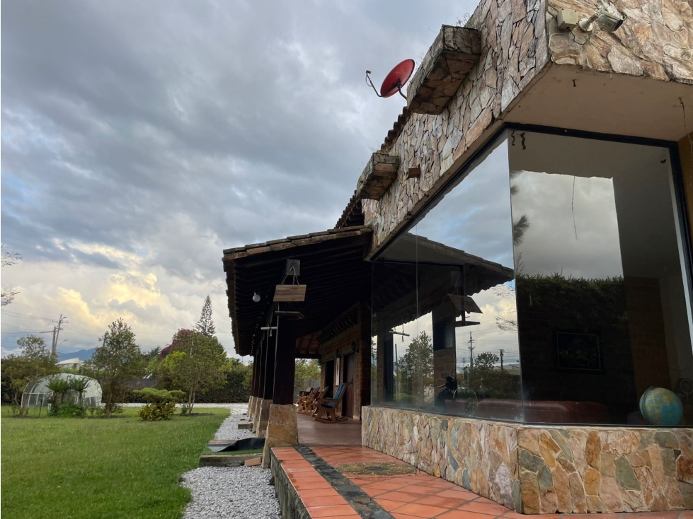 FINCA EN ARRIENDO VÍA EL CARMEN DE VIBORAL — foto 2
