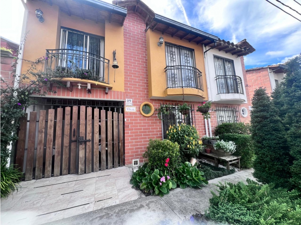 VENTA DE HERMOSA CASA LA CEJA CERCA AL VIVA
