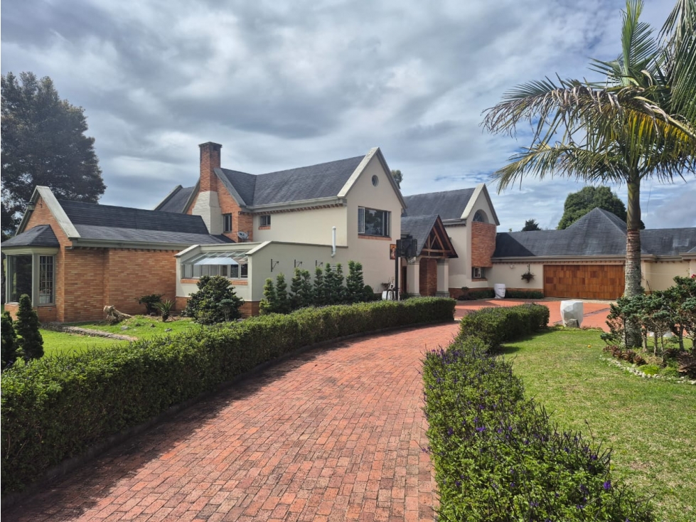 VENTA CASA INDEPENDIENTE - ALTO DE PALMAS CON CABALLERIZAS