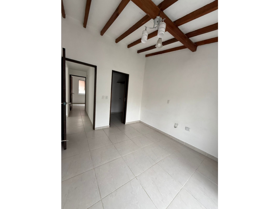 VENTA DE HERMOSA CASA DE TRES NIVELES EN GUALANDAY - LA CEJA — foto 3