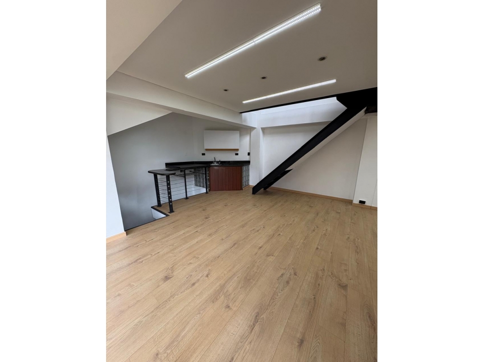 VENTA LOCAL COMERCIAL-CON DOBLE DESTINACIÓN-MALL EN EL RETIRO — foto 5