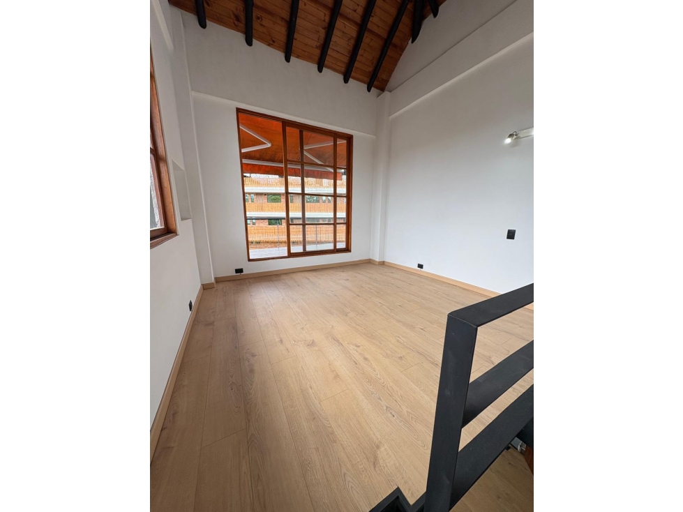 VENTA LOCAL COMERCIAL-CON DOBLE DESTINACIÓN-MALL EN EL RETIRO — foto 6
