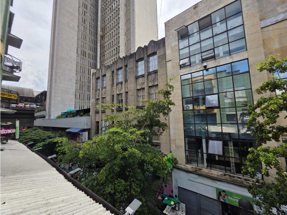 VENTA Ó PERMUTA DE OFICINA EN LA CANDELARIA CENTRO MEDELLIN