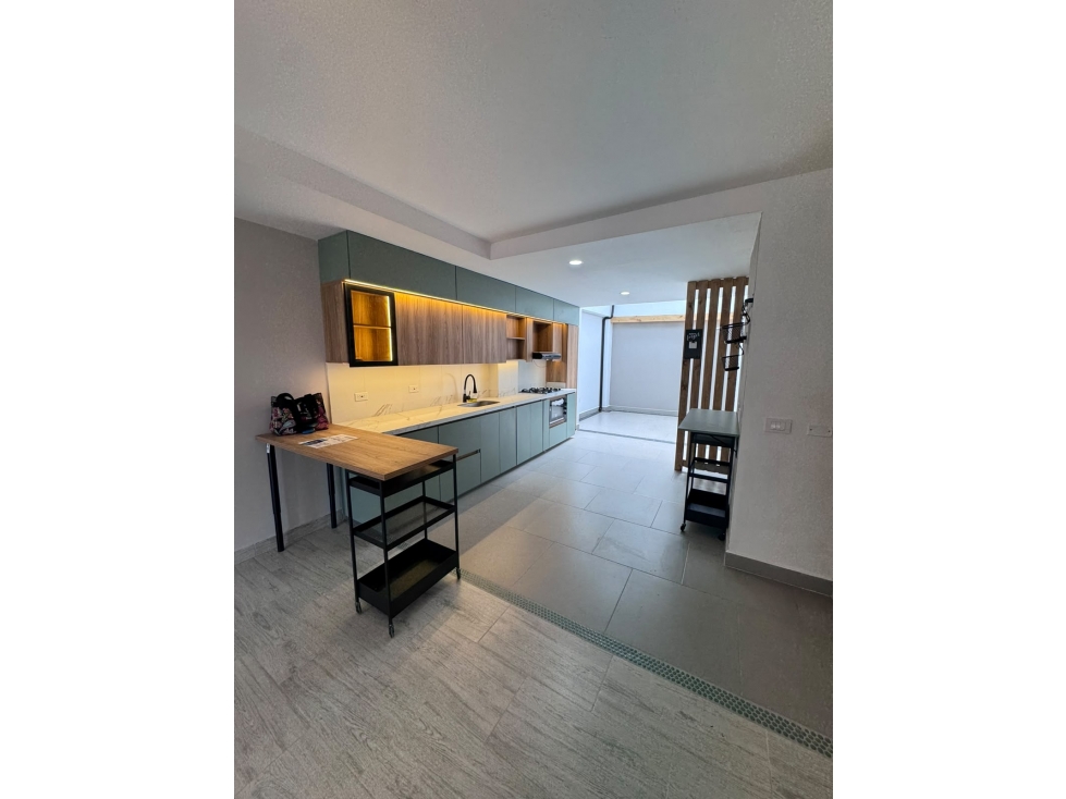 VENTA DE CASA UNIFAMILIAR UNIDAD ABIERTA EN LA CEJA - SECTOR LA VIVA — foto 2