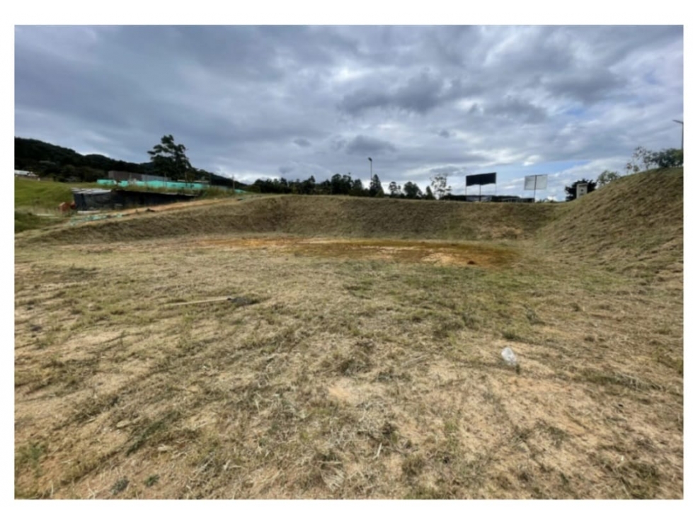 VENTA DE LOTE EN PARCELACIÓN CON BUENA UBICACIÓN - ALTOS ESCOBERO — foto 3
