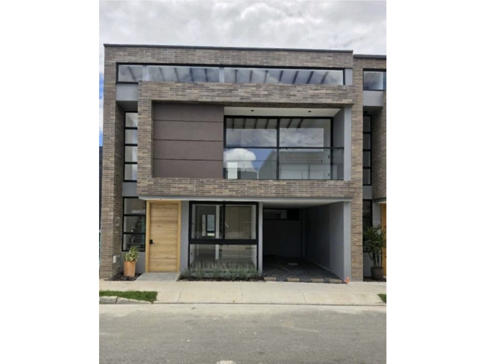 VENTA CASA DENTRO DE URBANIZACIÓN PARA ESTRENAR