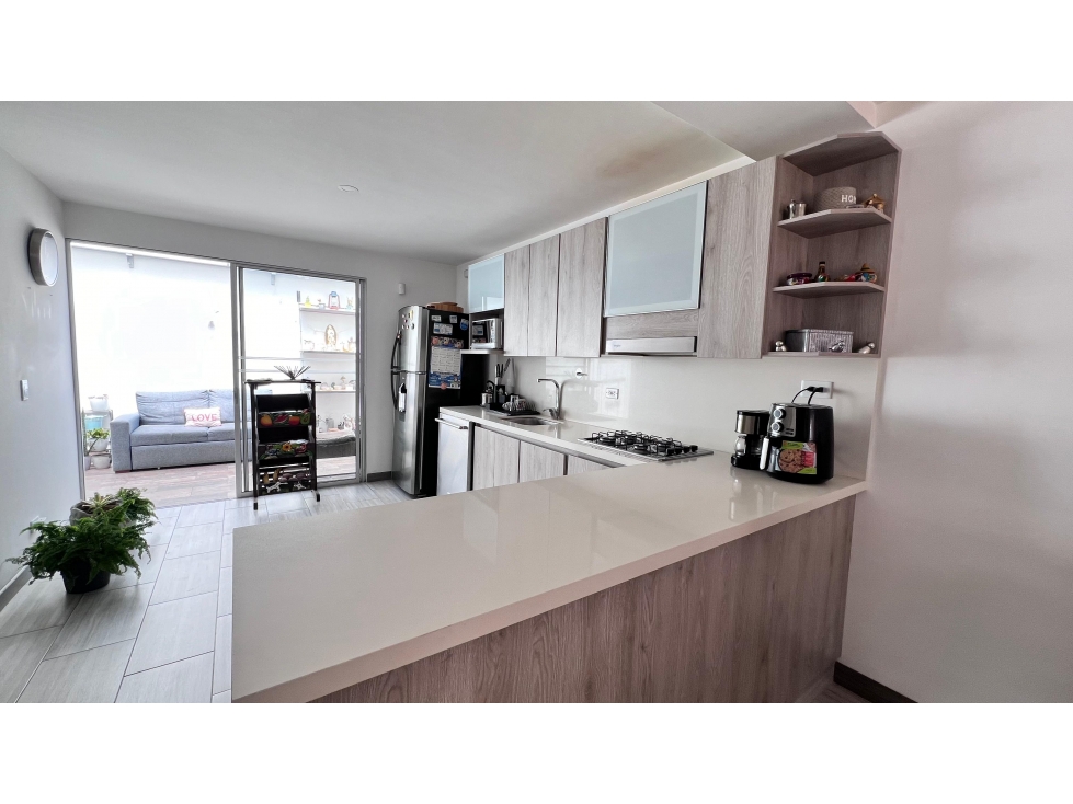 VENTA DE CASA EN LA CEJA CERCA AL VIVA
