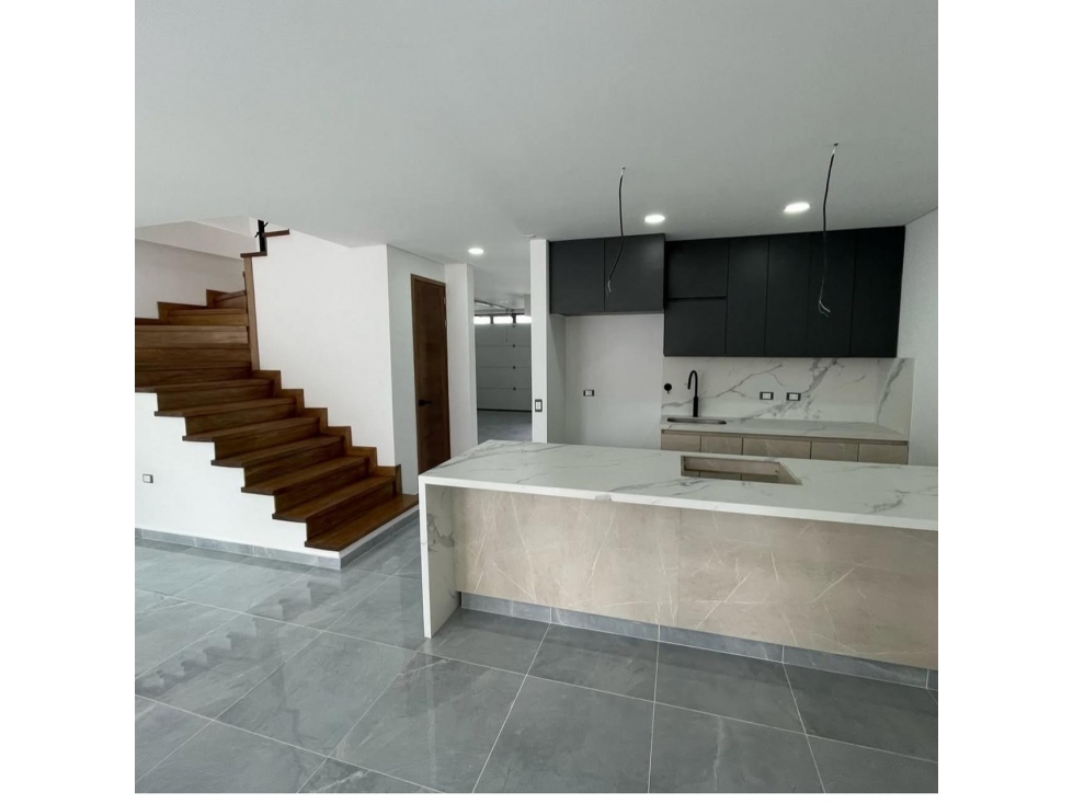 VENTA CASA CAMPESTRE EN EL CARMEN DE VIBORAL - UNIDAD ABIERTA