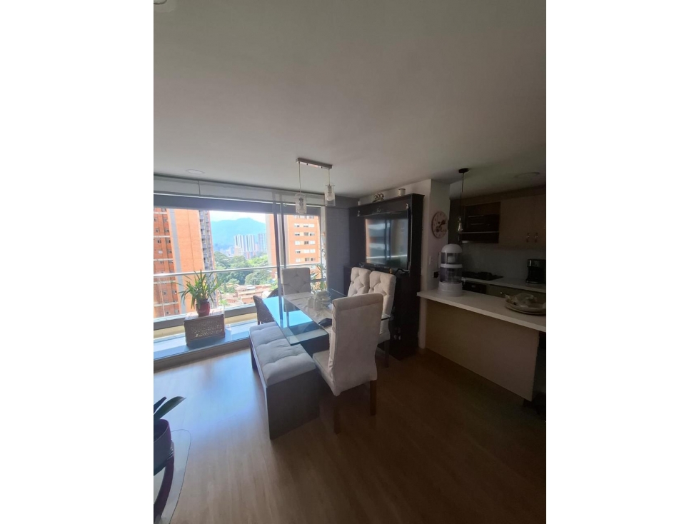 VENTA DE APARTAMENTO EN LOMA SAN JOSE SABANETA PARTE BAJA- CON COLEGA