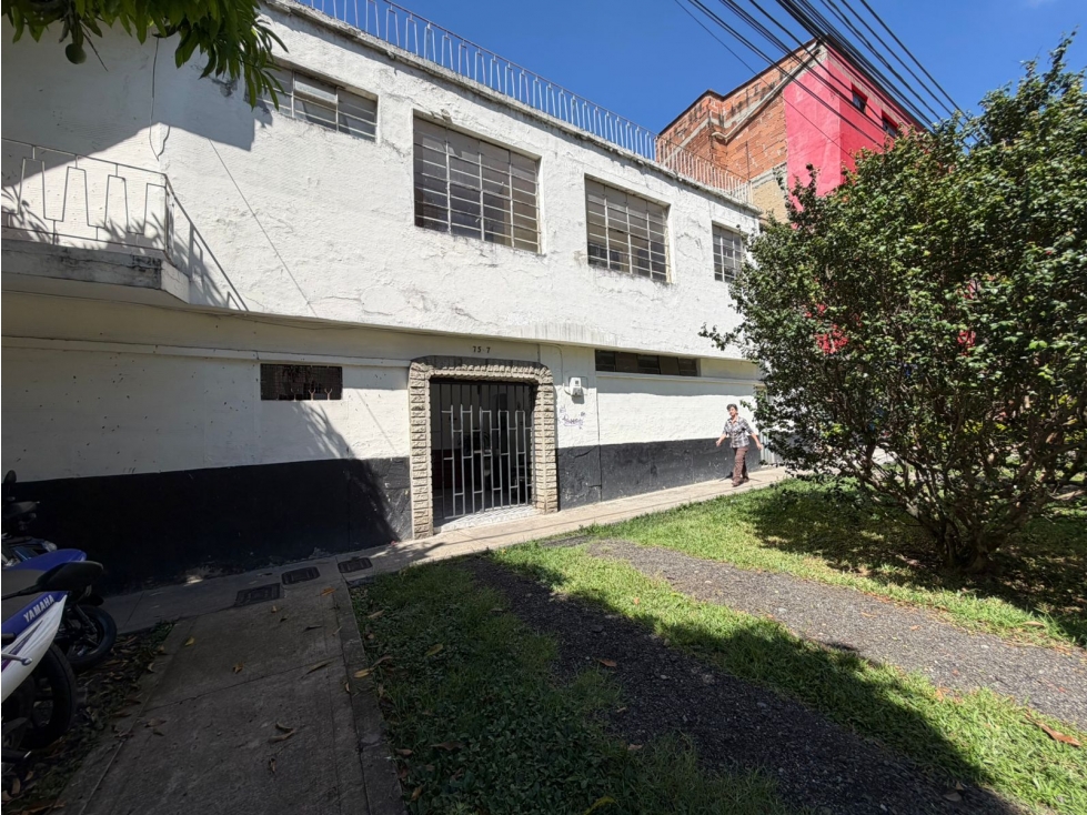 VENTA DE CASA LOTE PARA CONSTRUIR EN EL VELODROMO — foto 2
