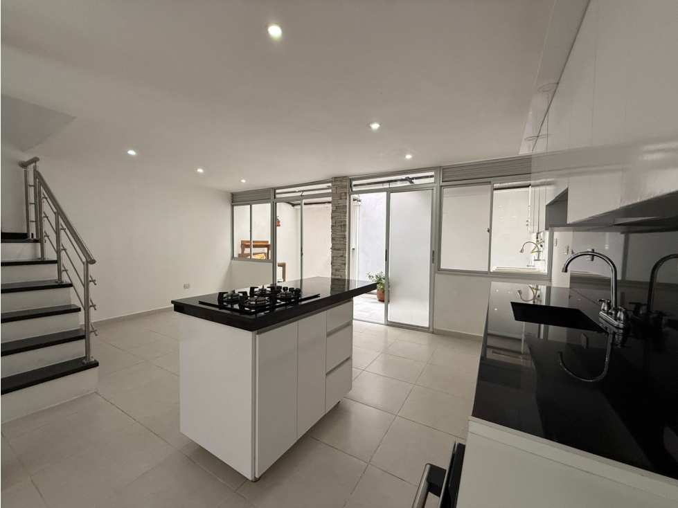 VENTA DE HERMOSA CASA DE TRES NIVELES EN GUALANDAY - LA CEJA