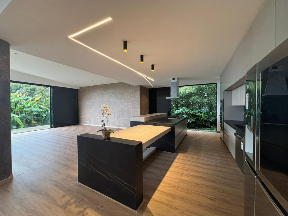 VENTA CASA ALTO DE LAS PALMAS CERCA LA TESORO