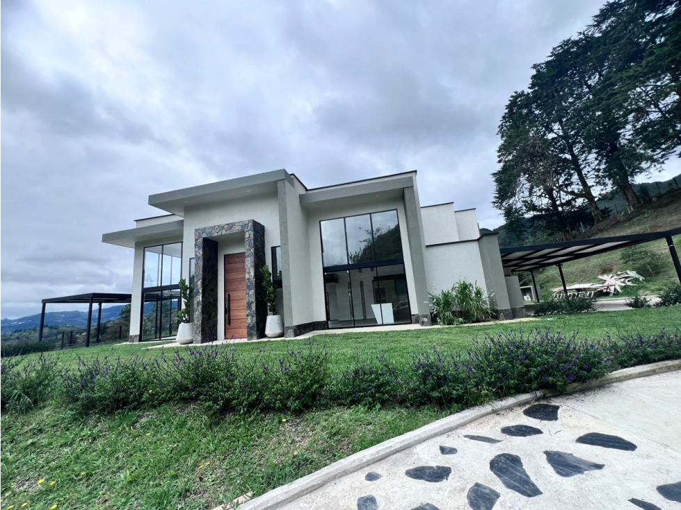 VENTA DE CASA CAMPESTE EN LA VEREDA CHAPARRAL - LA CEJA ANTIOQUIA