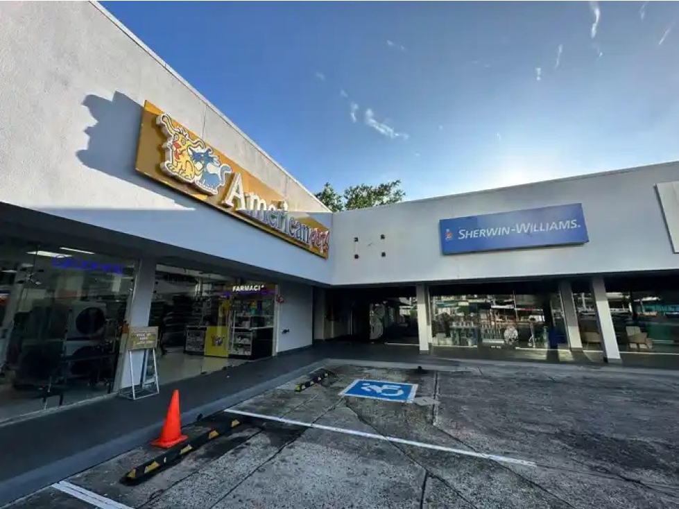 LOCAL DE 170 MTS2 EN CITY PLAZA EL CRISOL — foto 2