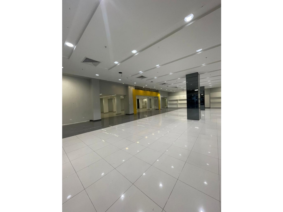 Local de 580 mts2 en Los Andes Mall - 6