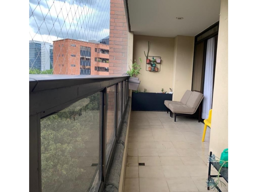 Apartamento en venta, Oviedo, Medellín