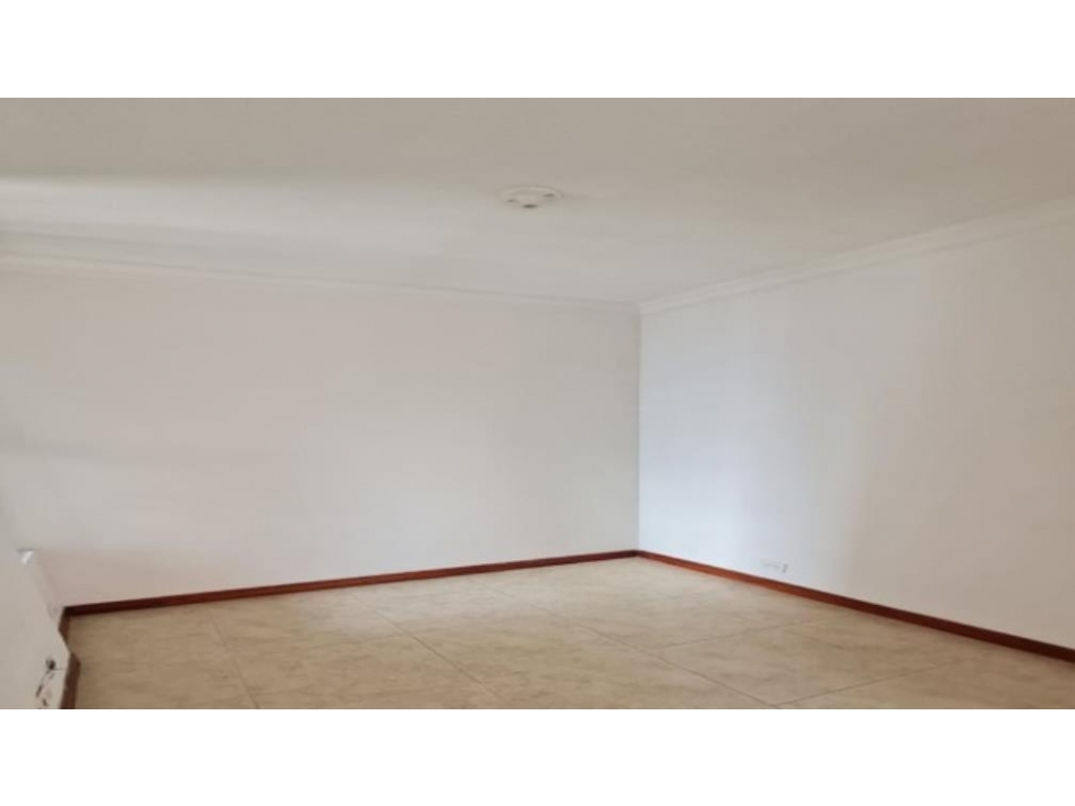 Apartamento en venta, Loma de los Bernal, Medellín. — foto 3