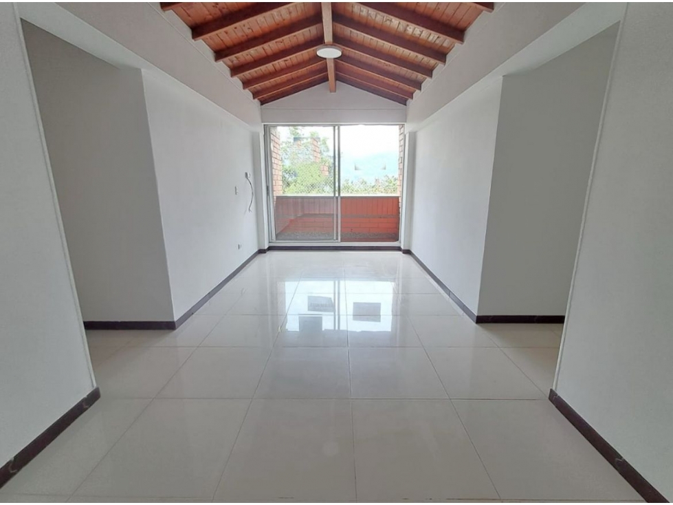 Apartamento en Venta Loma de los Bernal Medellín