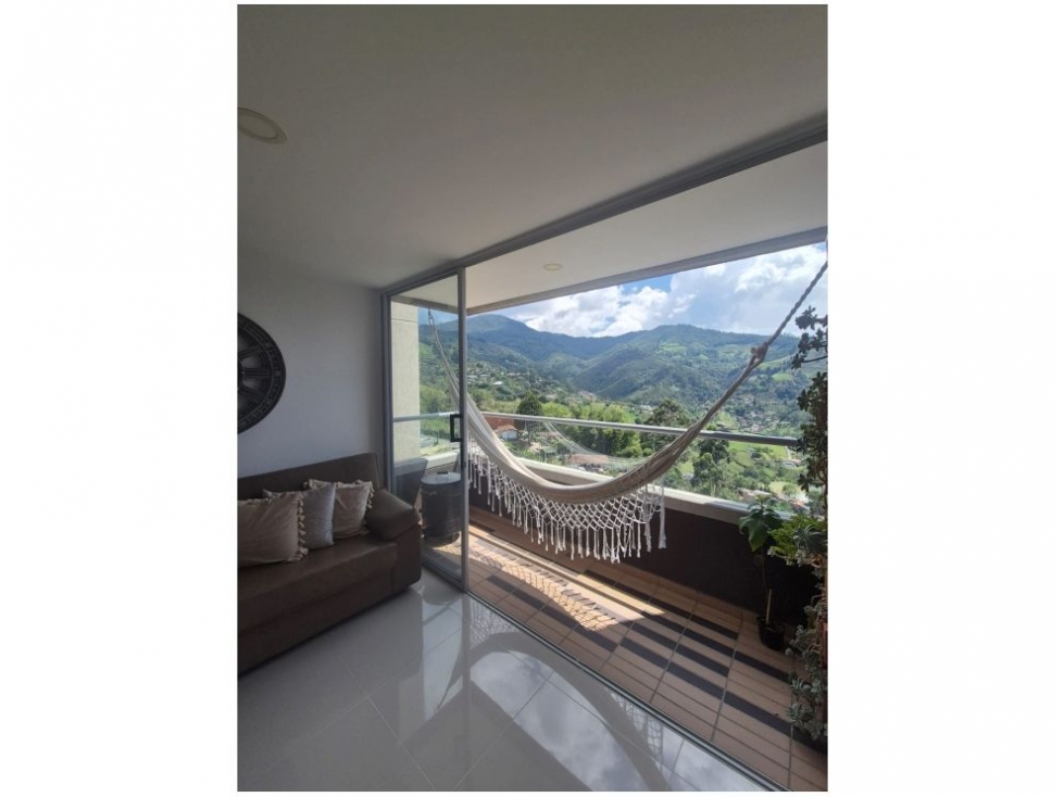 Apartamento en venta, Sabaneta, Las Lomitas.