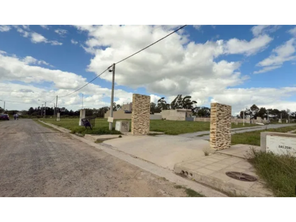 LOTE EN VENTA BARRIO OLIVOS - 2