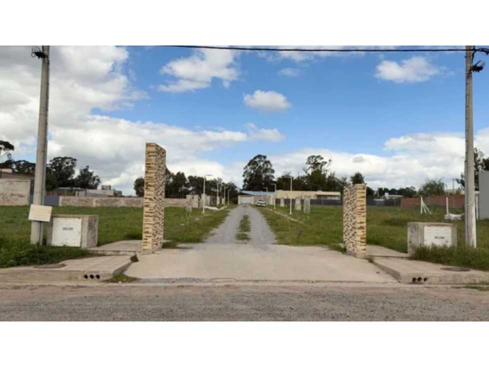 LOTE EN VENTA BARRIO OLIVOS - 3