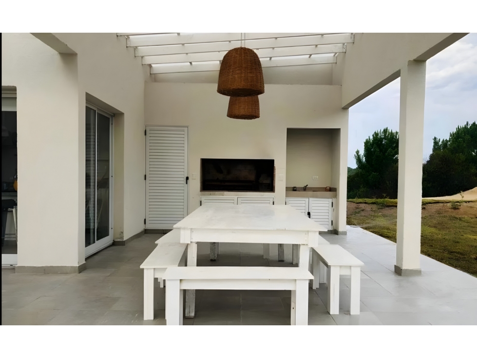 CASA EN VENTA EN COSTA ESMERALDA - 4