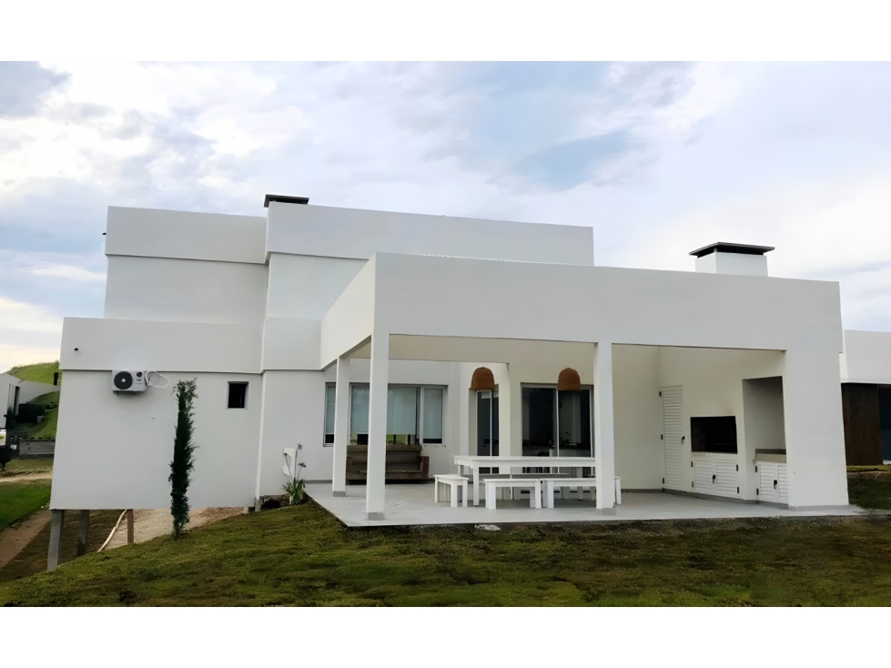 CASA EN VENTA EN COSTA ESMERALDA - 2