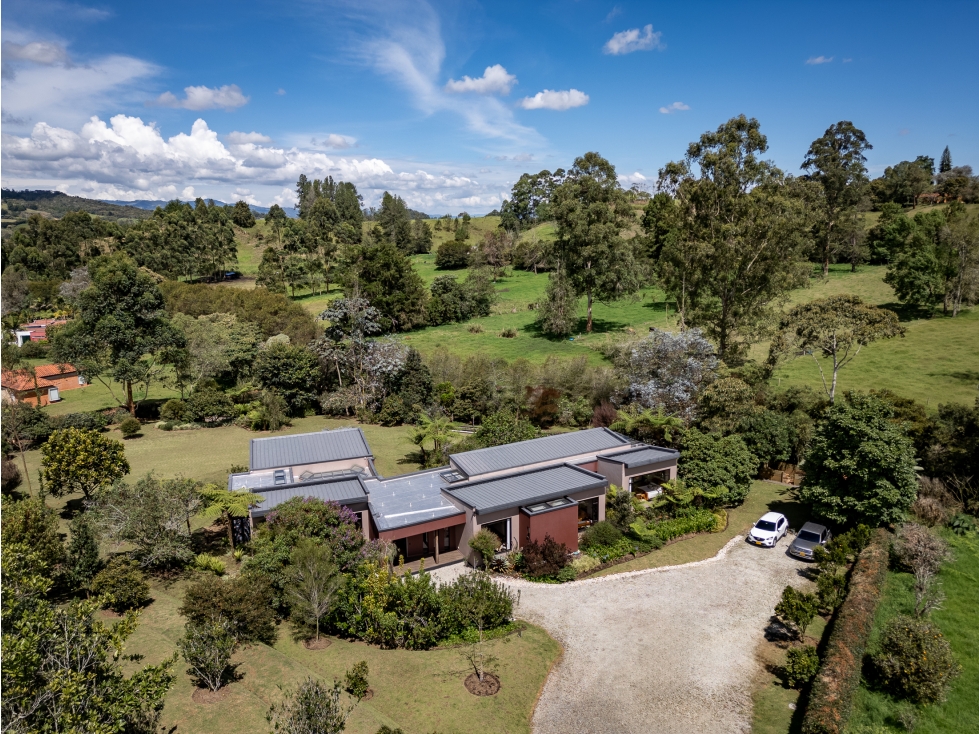 EN VENTA Casa Jardín, una propiedad que se abre al paisaje — foto 3
