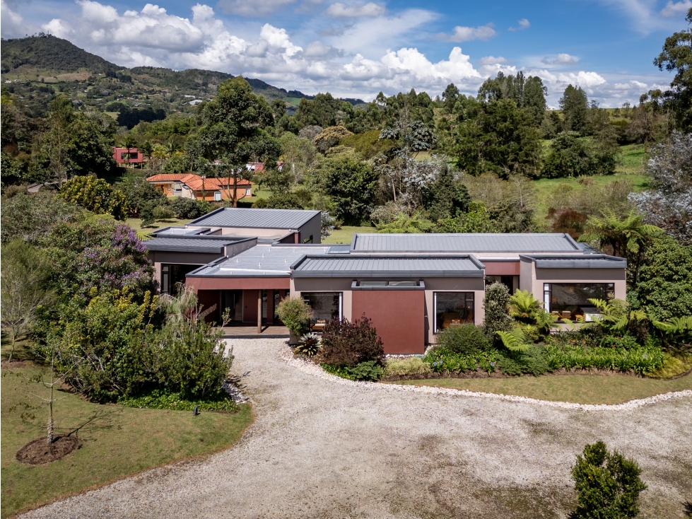 EN VENTA Casa Jardín, una propiedad que se abre al paisaje — foto 2