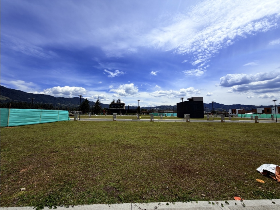 Lote En unidad Cerrada En la Ceja (Unidad Cerrada)