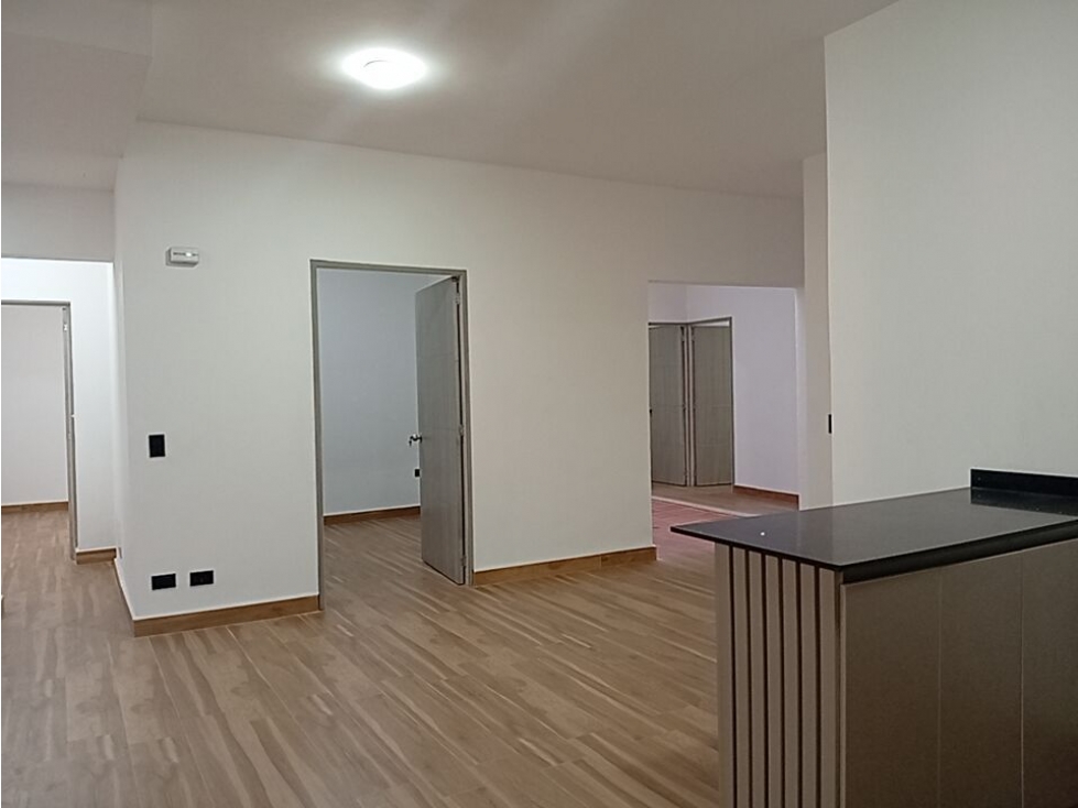 VENTA DE CASA EN LAURELES SANTA TERESITA — foto 5