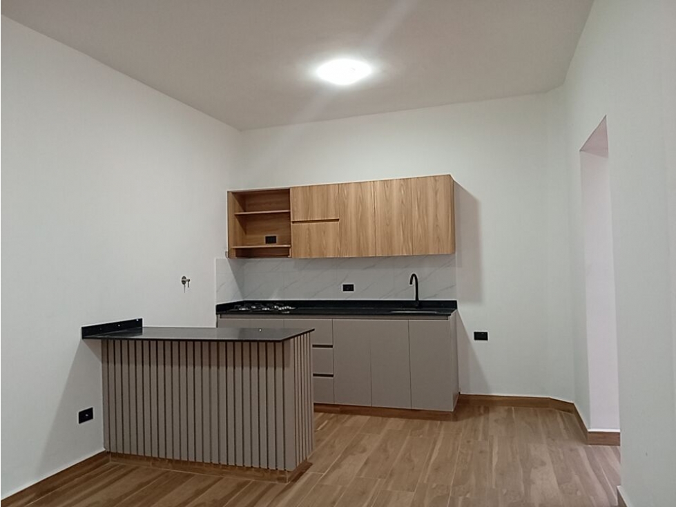 VENTA DE CASA EN LAURELES SANTA TERESITA