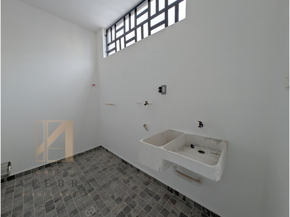 CASA EN VENTA CERCA DE AV. MONTERREY | TERRENO AMPLIO | $2,300,000 — foto 5