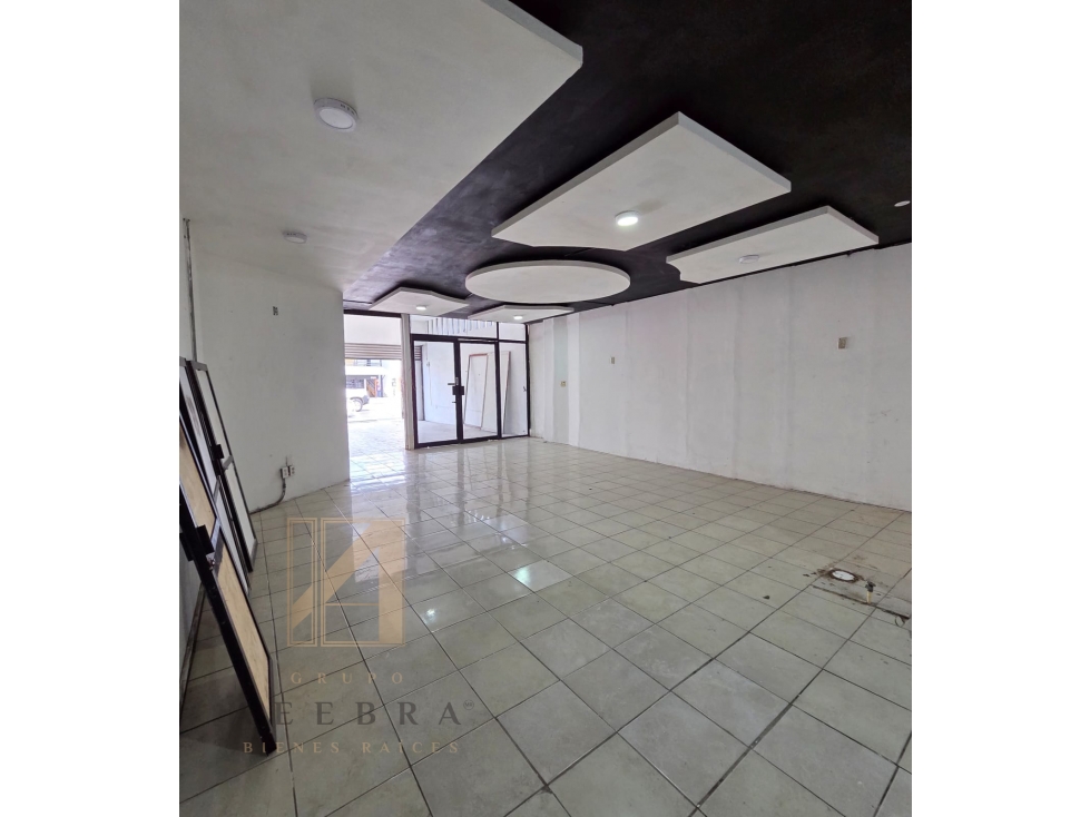 Amplio Local en Renta 420 m² sobre Ave. Universidad - 5