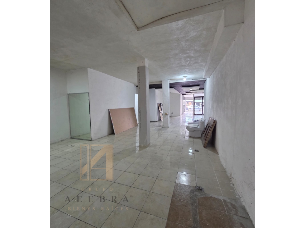Amplio Local en Renta 420 m² sobre Ave. Universidad - 6
