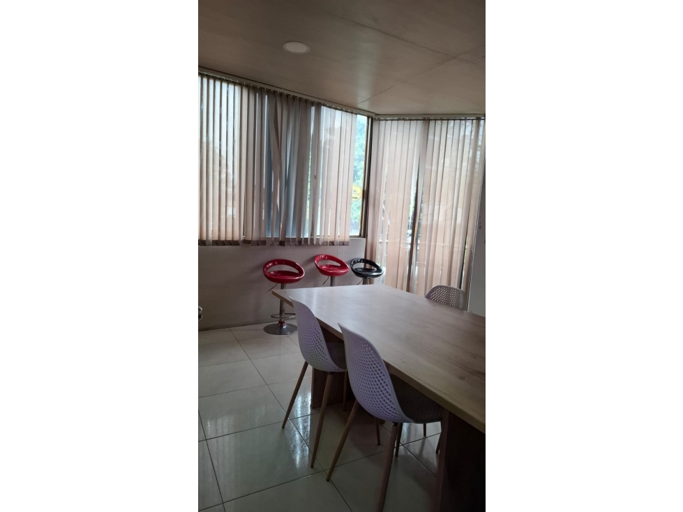 VENTA DE BODEGA EN GUAYABAL - 2