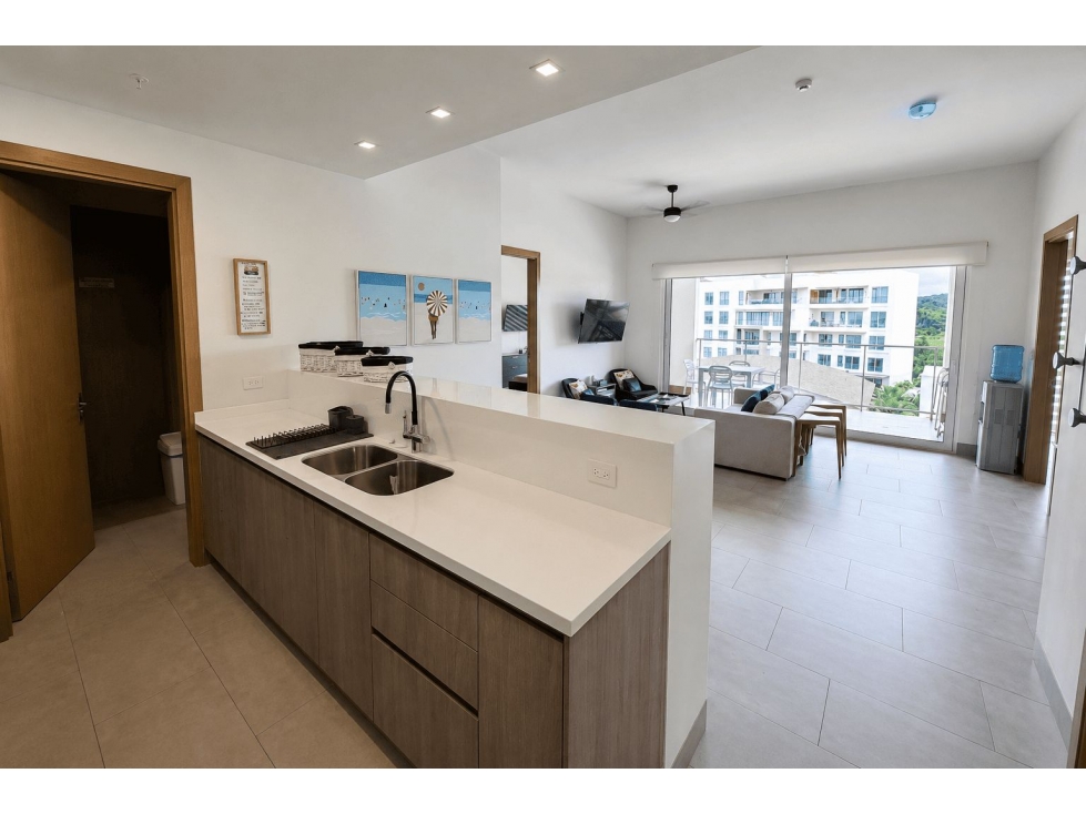 Espacioso apartamento en venta en Playa Escondida