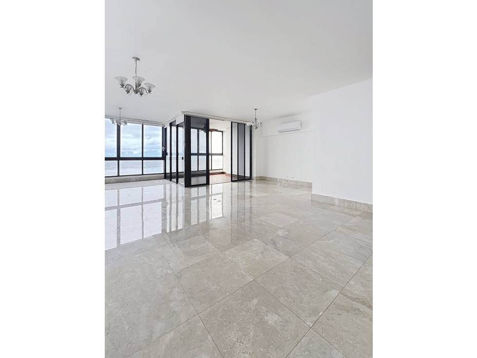 Apartamento en venta en Costa del Este - Primera línea de mar