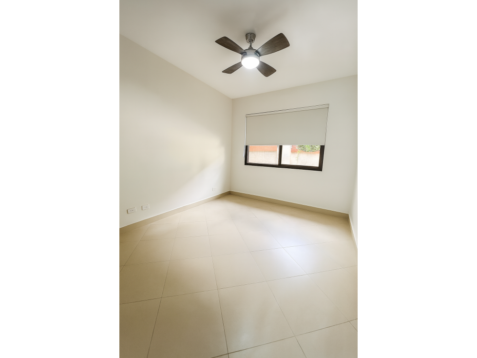 Alquiler en Clayton, apartamento en Embassy Club — foto 3